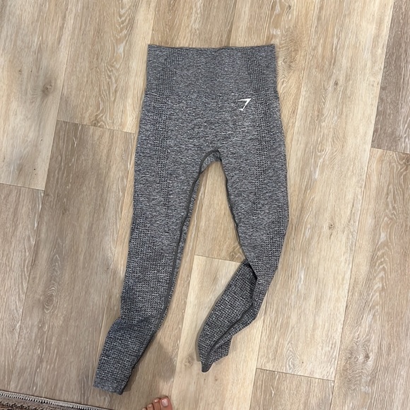 GymShark Sports Bra & Leggings - Picture 5 of 7